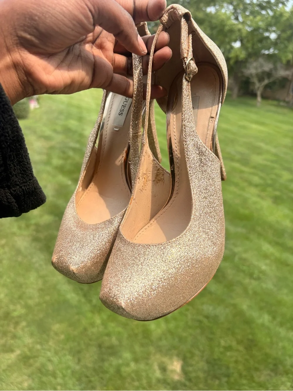 Guess gold glitter